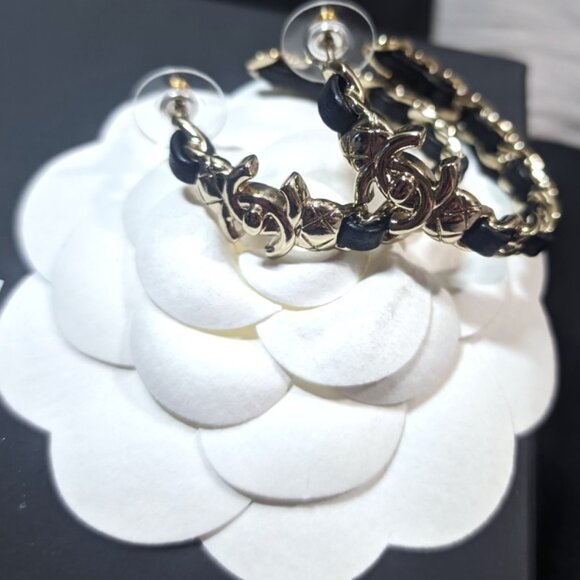 NWT 2022 Authentic CHANEL Large CC Hoop Earrings - Picture 7 of 7